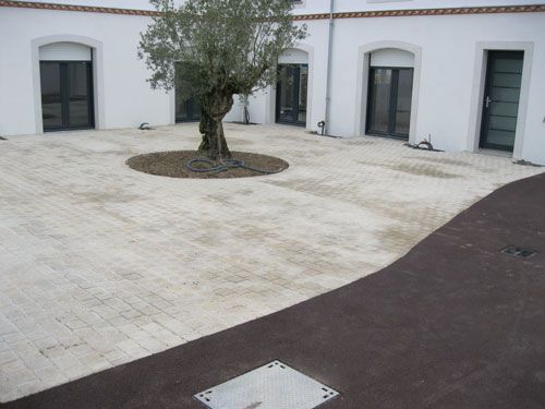 Pavage en granit et enrobé rouge-brun à Pornichet, réalisation OTPE